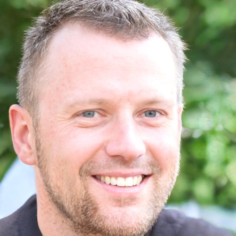 Portrait of Ragnar Viklund, Program Director at Cralvex